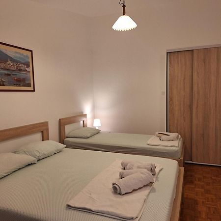 Apartments Kuc Bar Luaran gambar