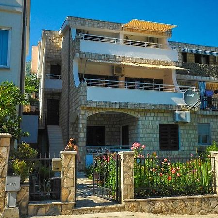 Apartments Kuc Bar Luaran gambar