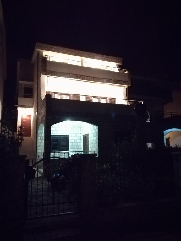 Apartments Kuc Bar Luaran gambar