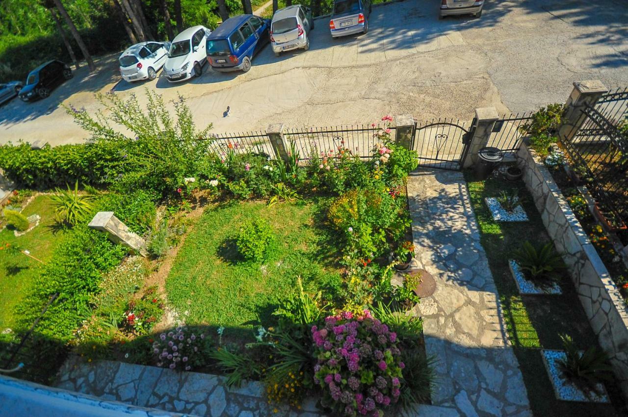 Apartments Kuc Bar Luaran gambar