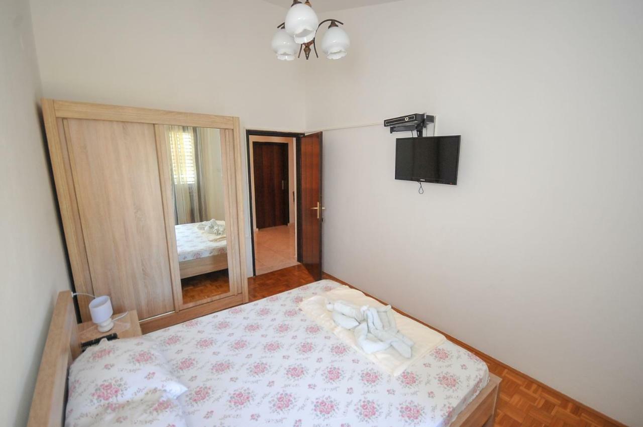 Apartments Kuc Bar Luaran gambar