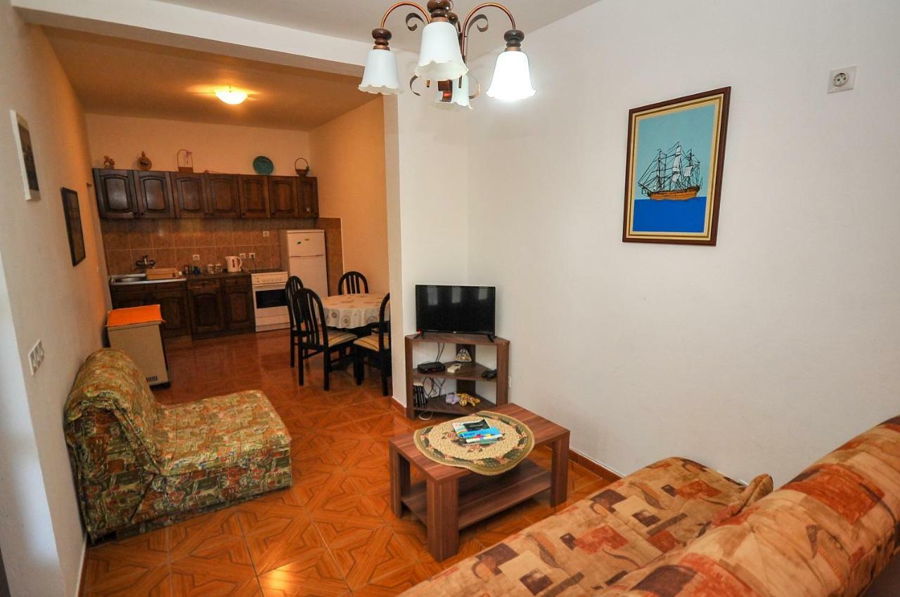 Apartments Kuc Bar Luaran gambar