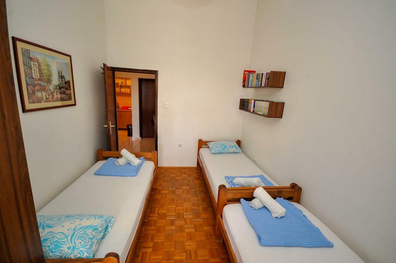 Apartments Kuc Bar Luaran gambar